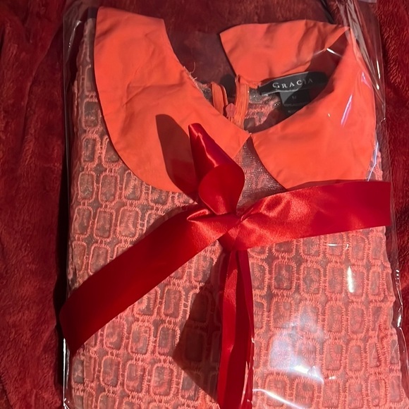 Gracia peach  sheer embroidered collar peplum blouse Sz M - Picture 13 of 13